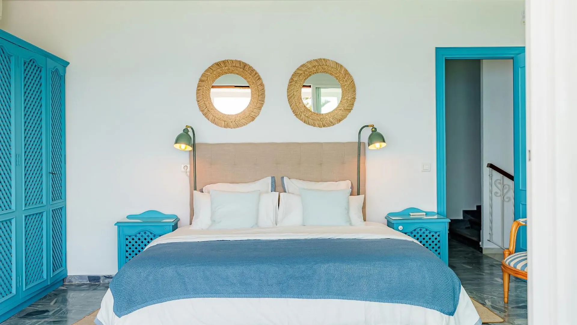 Villa Calmamar Cabopino Beachfront In Marbella
