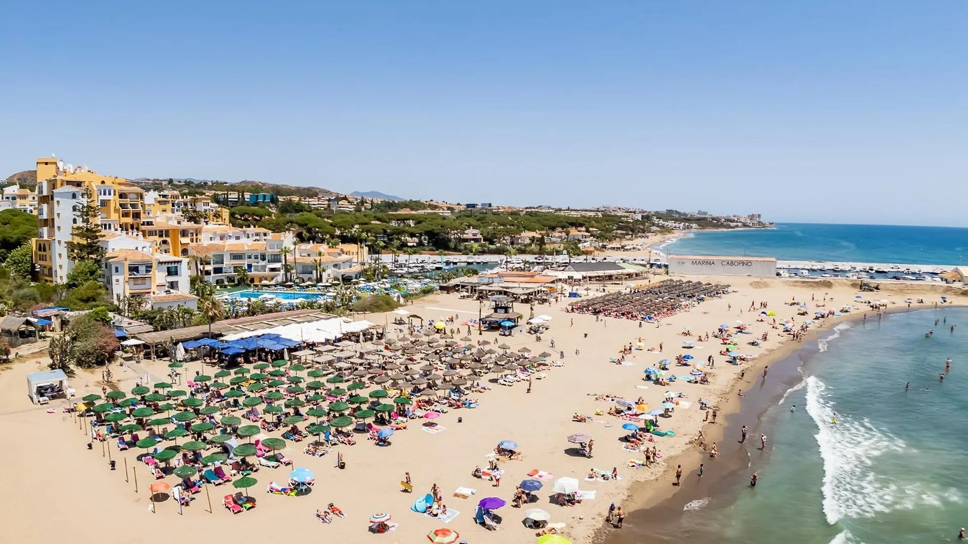 Villa Calmamar Cabopino Beachfront In Marbella