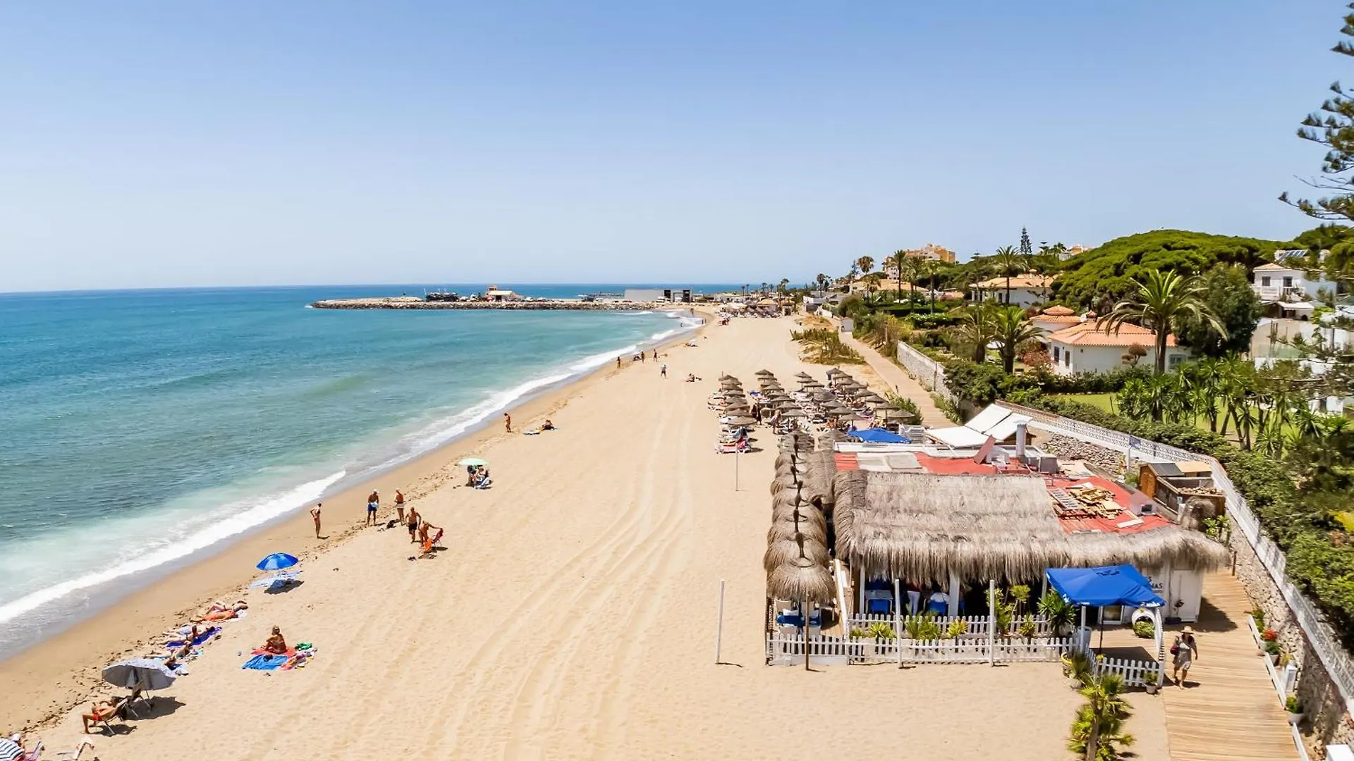 Villa Calmamar Cabopino Beachfront In Marbella